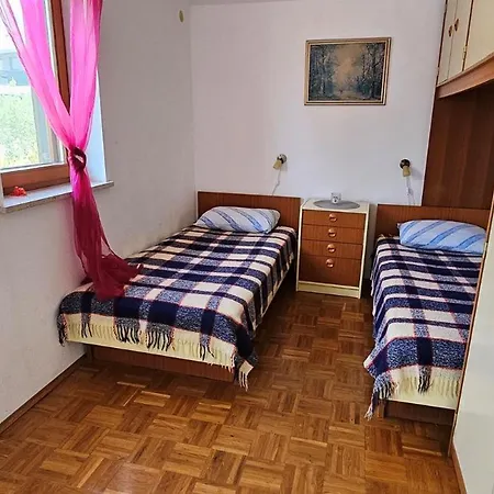 Apartment By The Mimi Pula